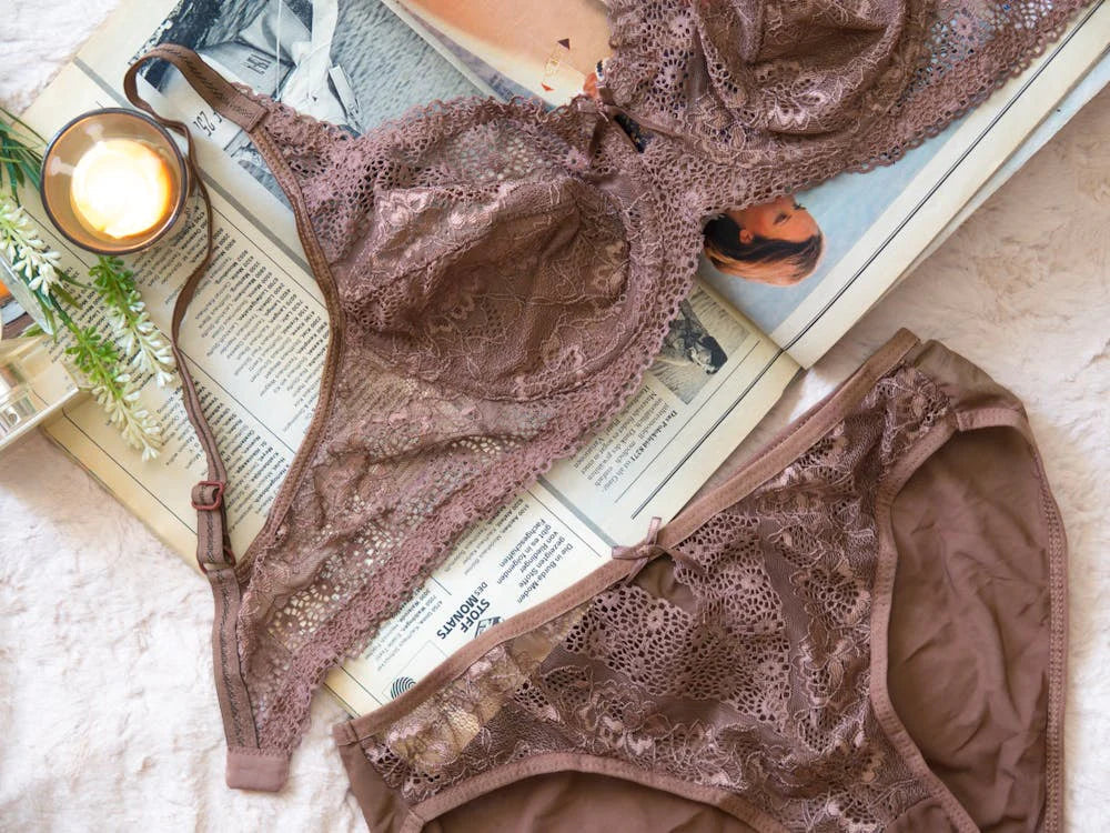 How to Wear Lingerie: The Do's and Don'ts