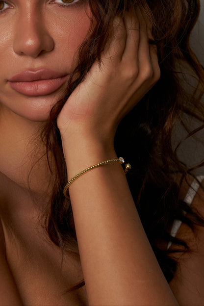 Elara Moissanite Bangle